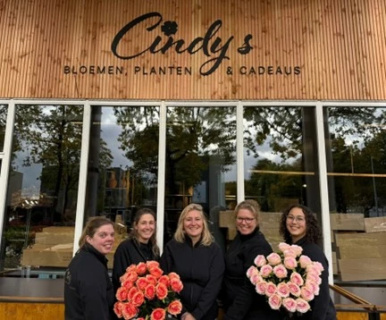 Tuincentrum de Oosteinde opent nieuwe bloemenwinkel in Zeewolde